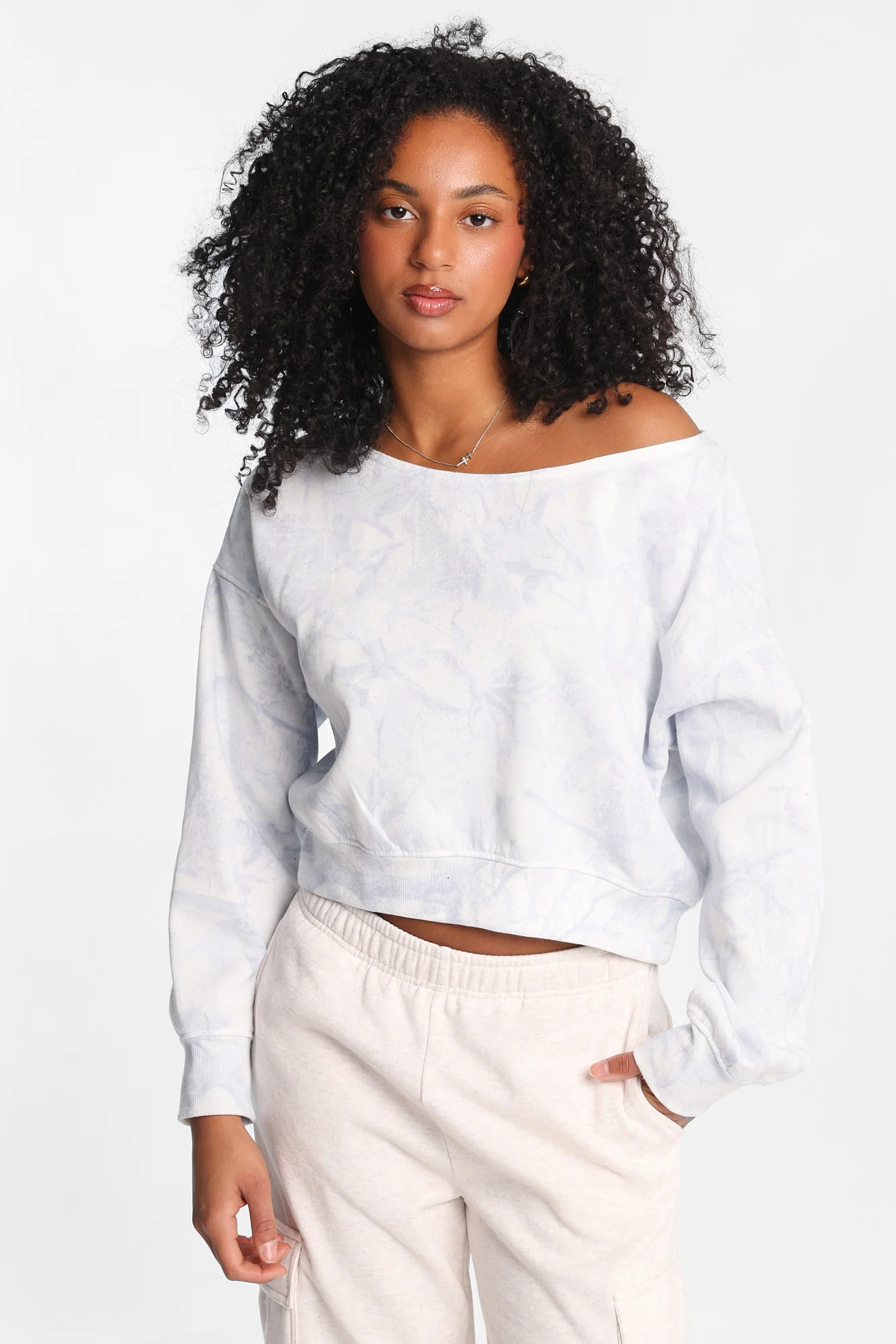 Off-Shoulder Sweatshirt - Image 13