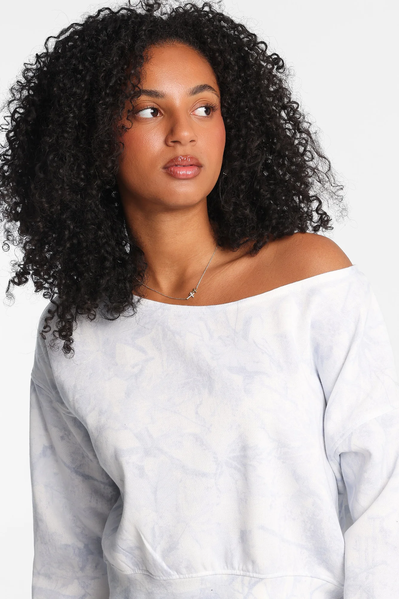 Off-Shoulder Sweatshirt - Image 14