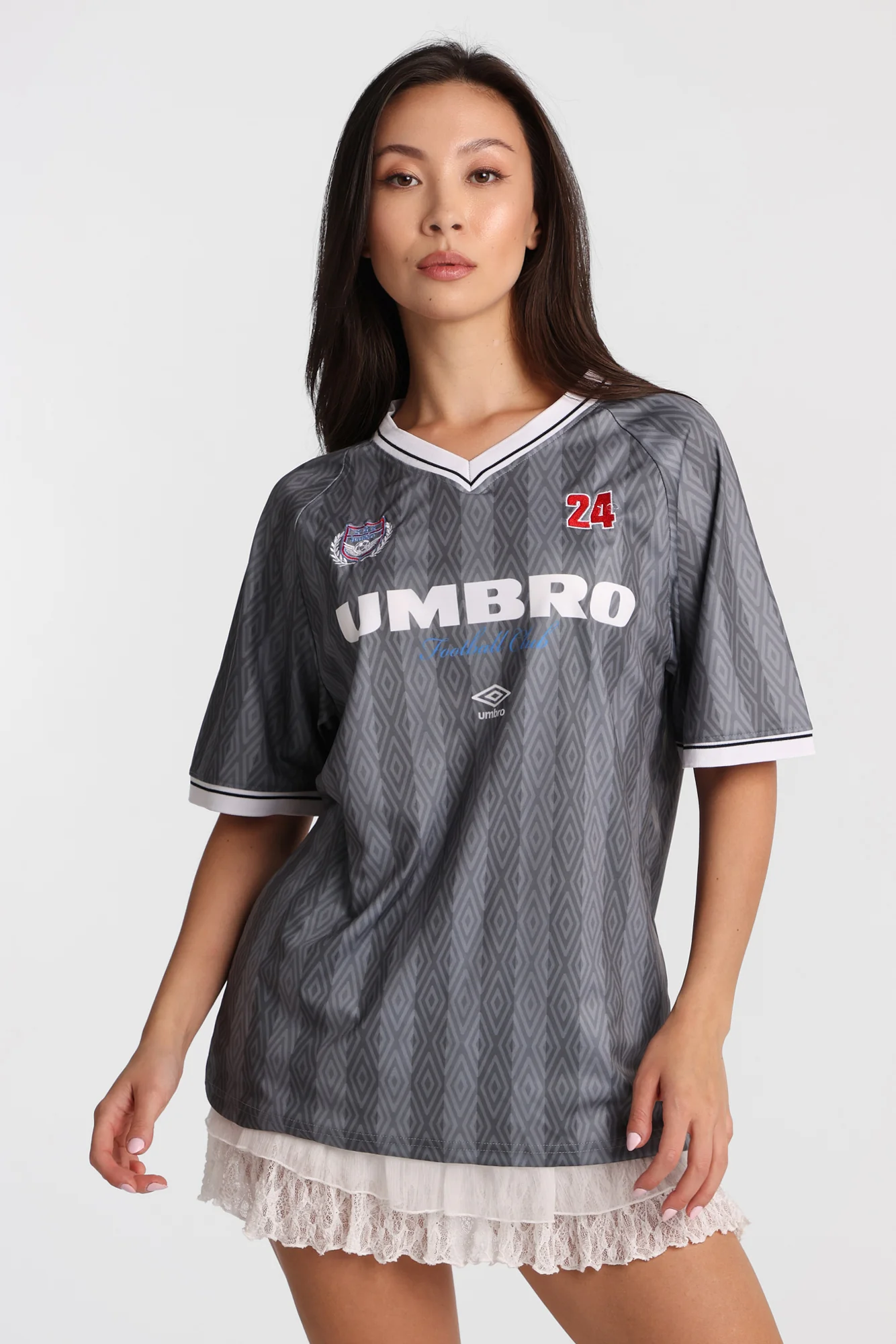 Umbro V-Neck Mesh Tee - Image 5