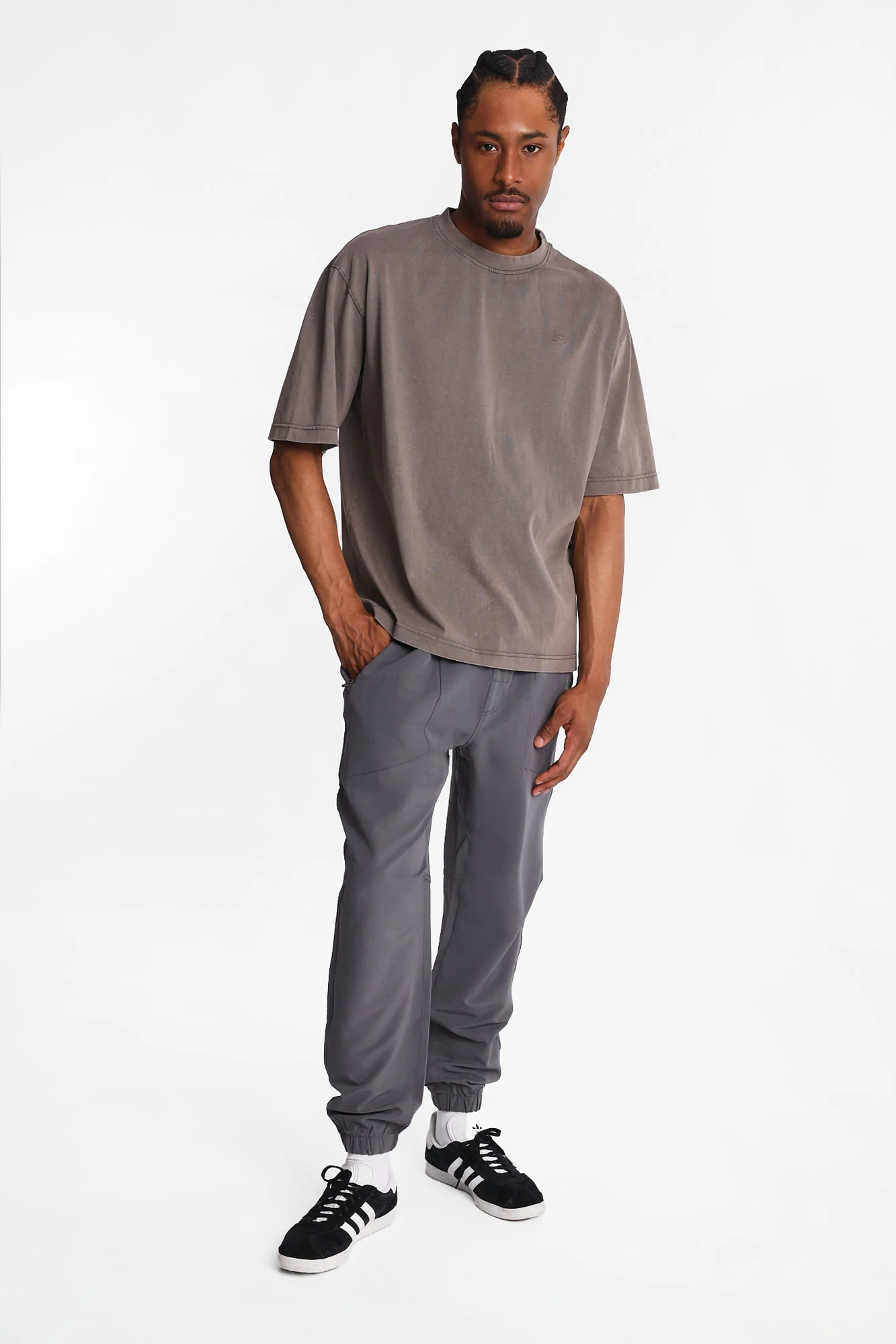 Zip-Pockets Traveler Jogger - Image 12