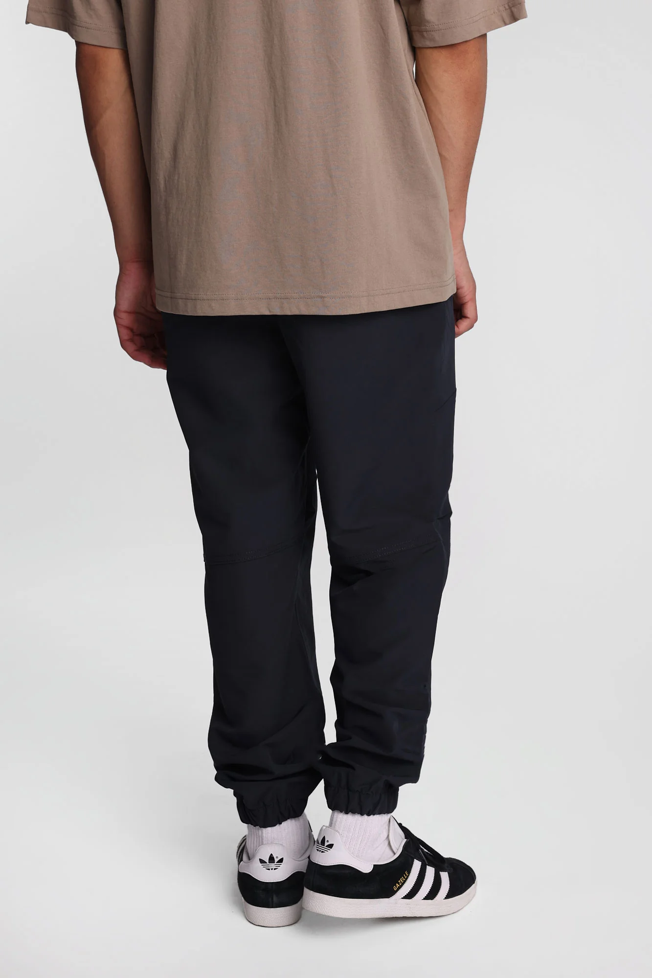 Zip-Pockets Traveler Jogger - Image 19
