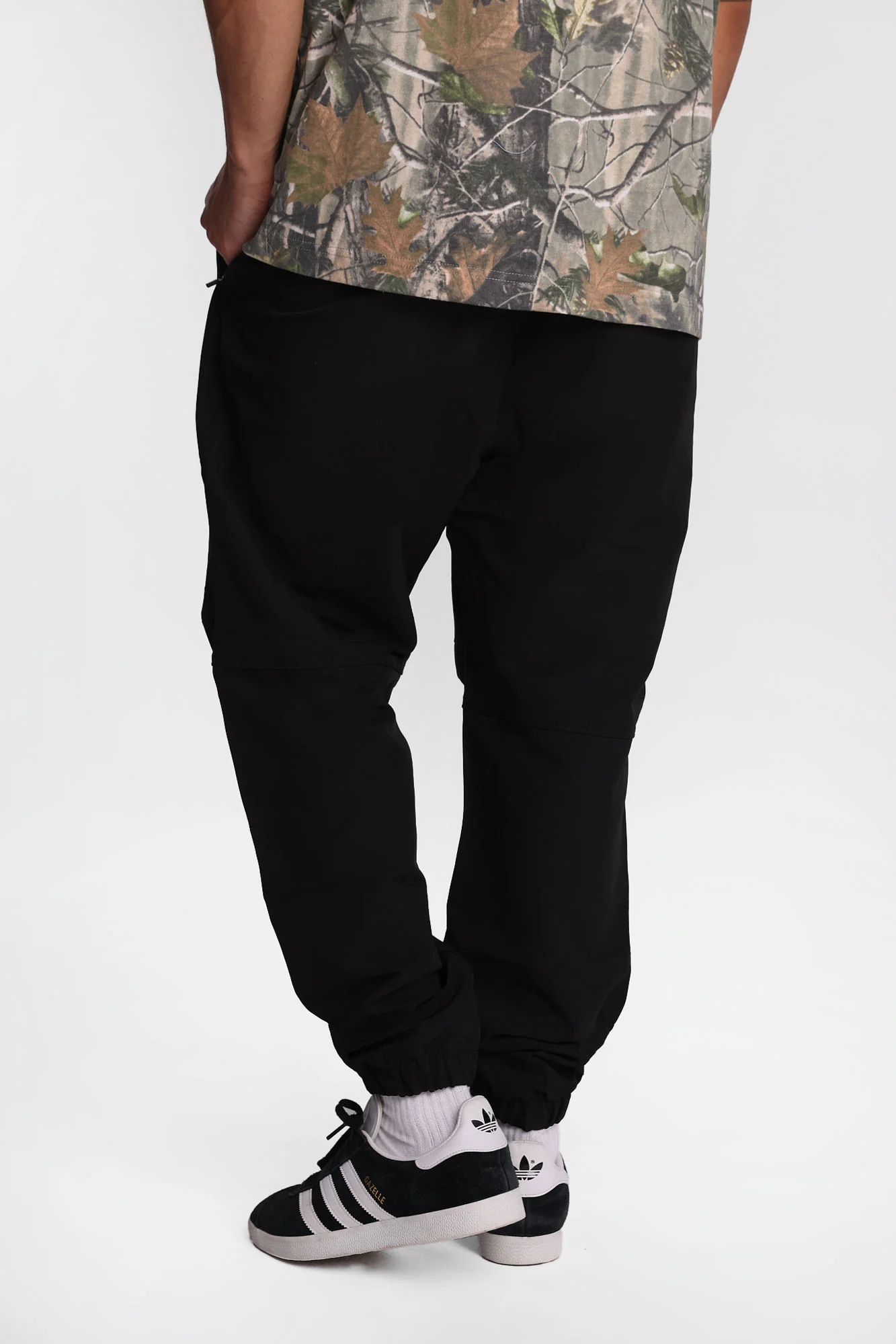 Zip-Pockets Traveler Jogger - Image 3