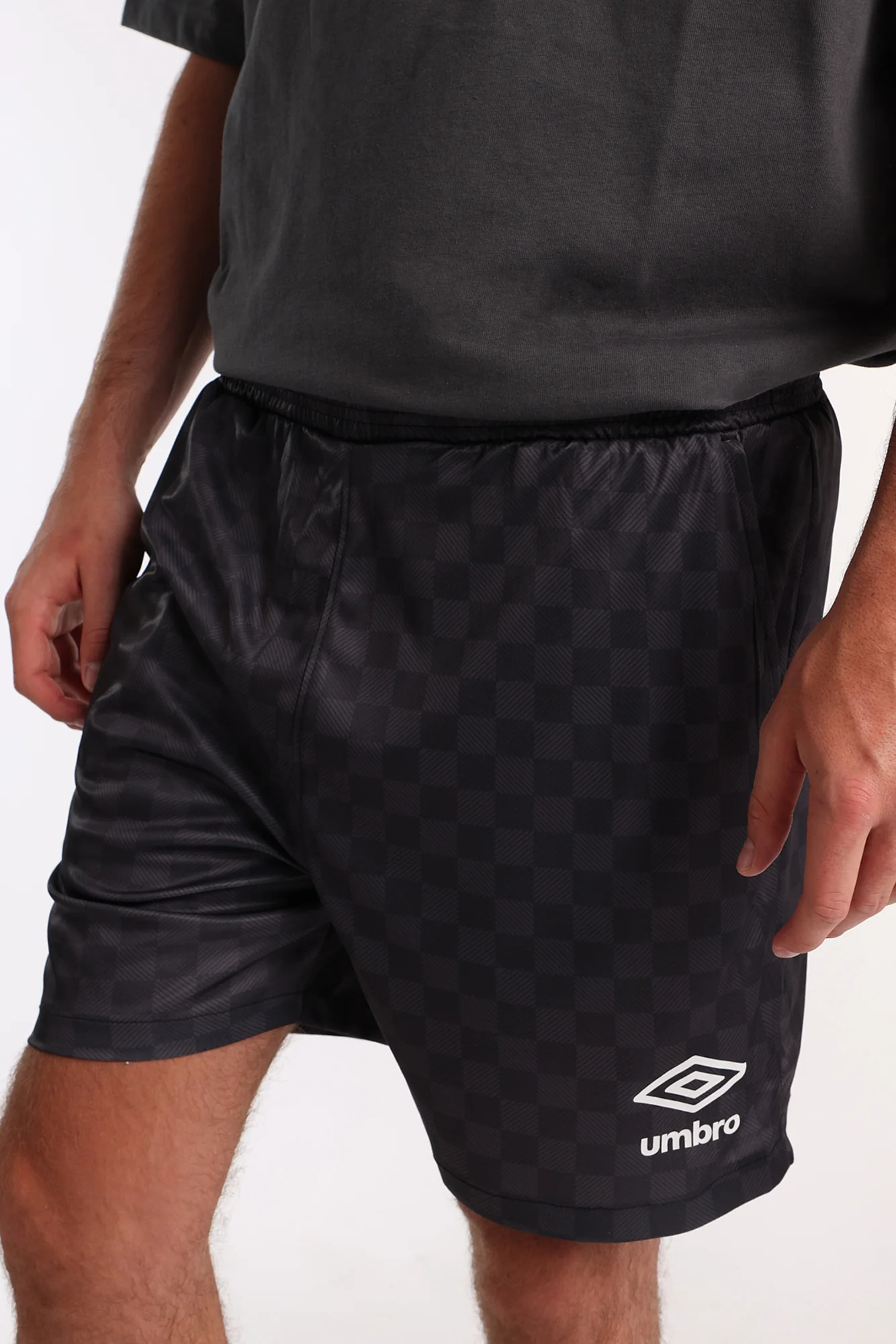 Umbro Checkerboard Mesh Shorts - Image 2