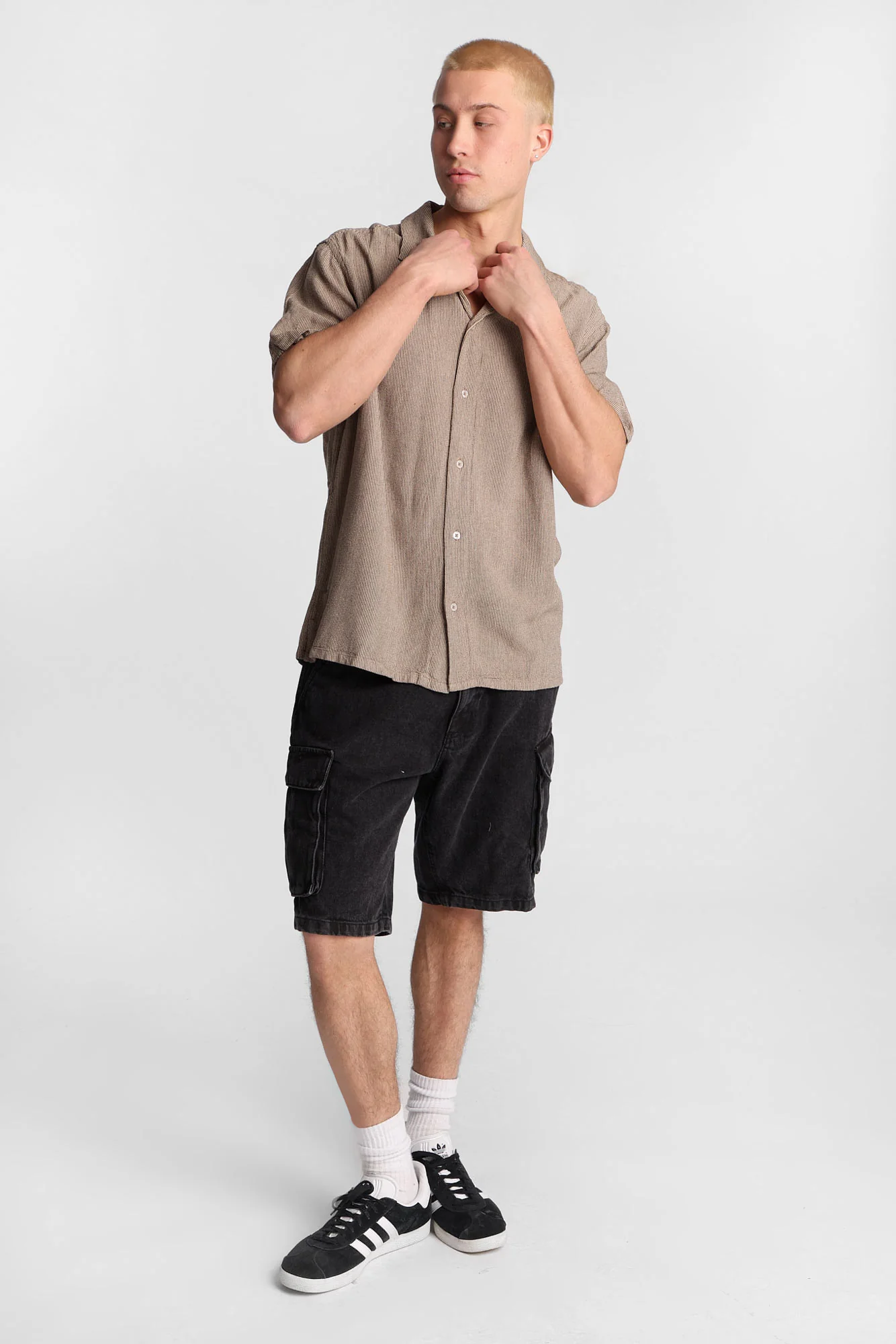 Linen-Blend Short Sleeve Button-Up Striped Shirt - Image 5