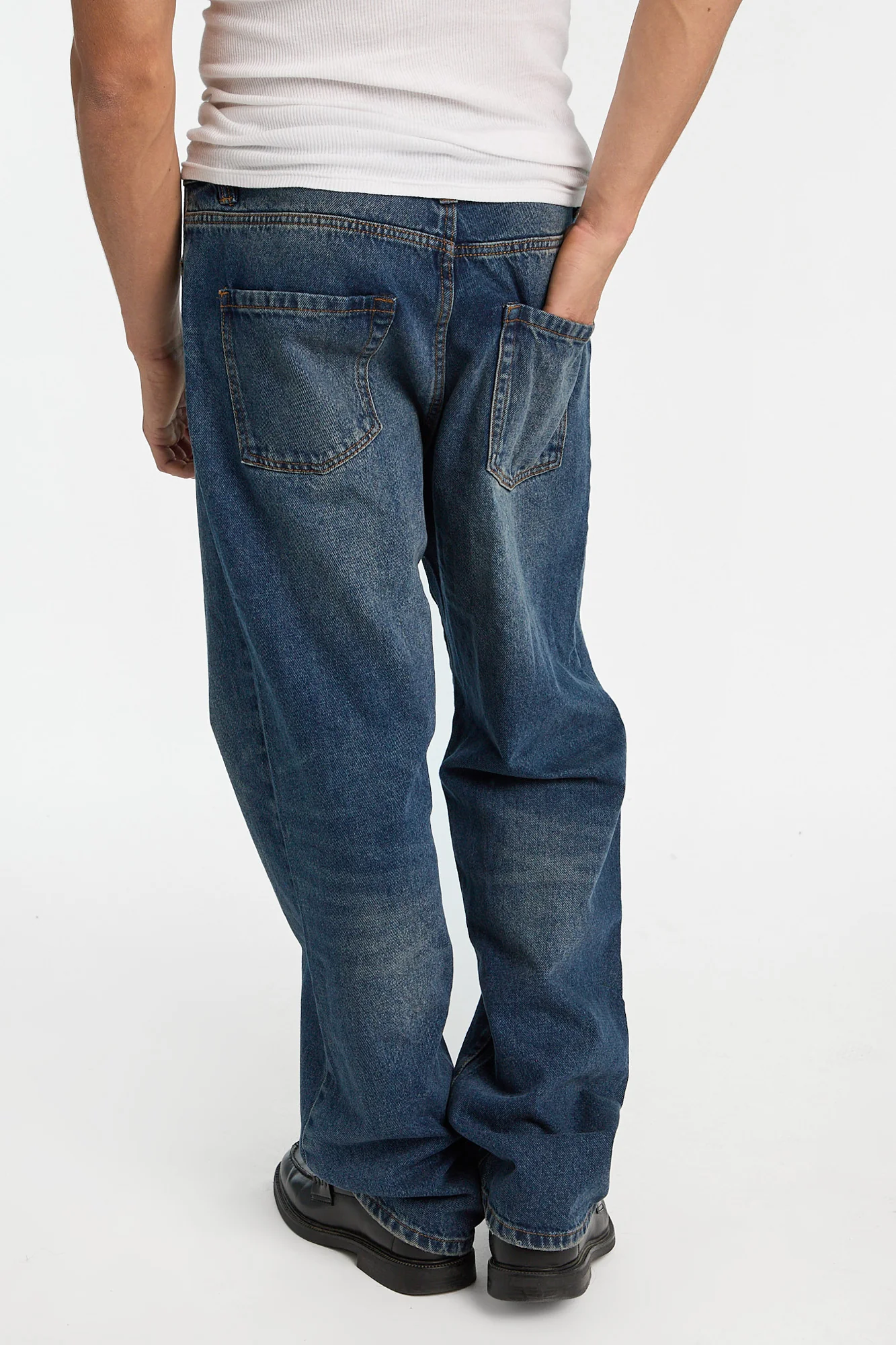 Jake Loose Jeans - Image 3