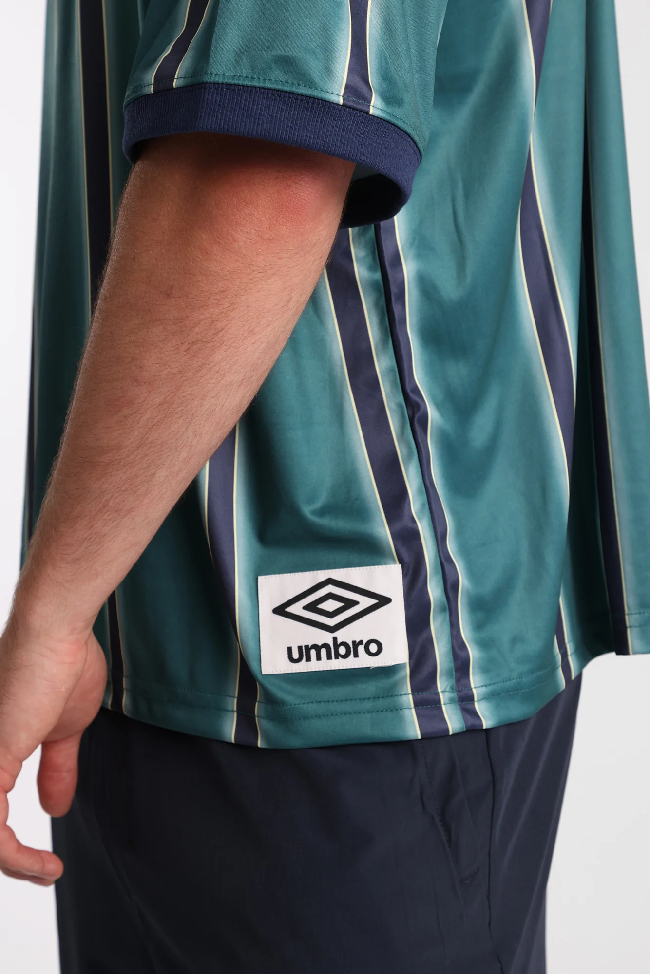 Umbro Large Logo Striped Tee - Image 6