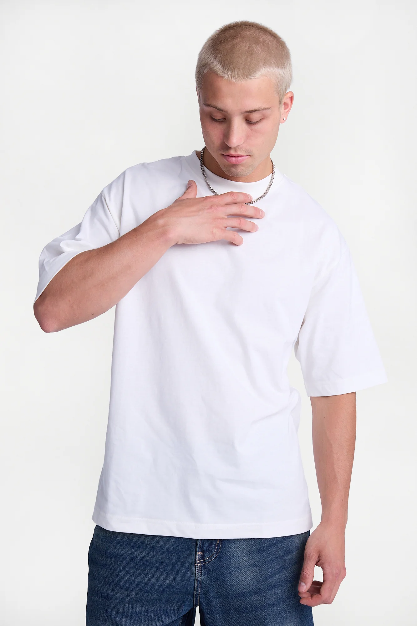 Heavy-Weight Knit Crew Neck Oversized Tee - Image 10