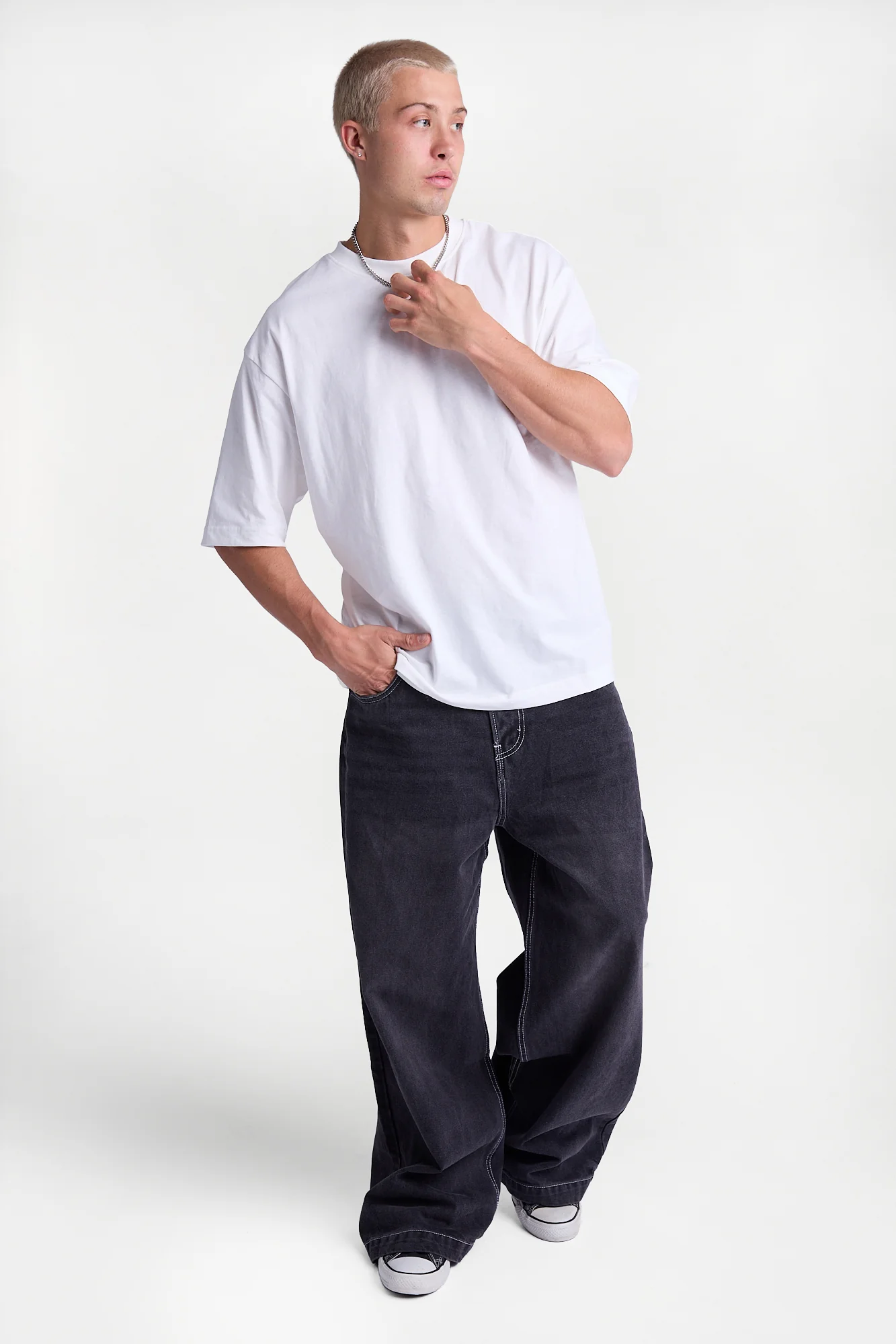 Big Baggy Jeans - Image 4