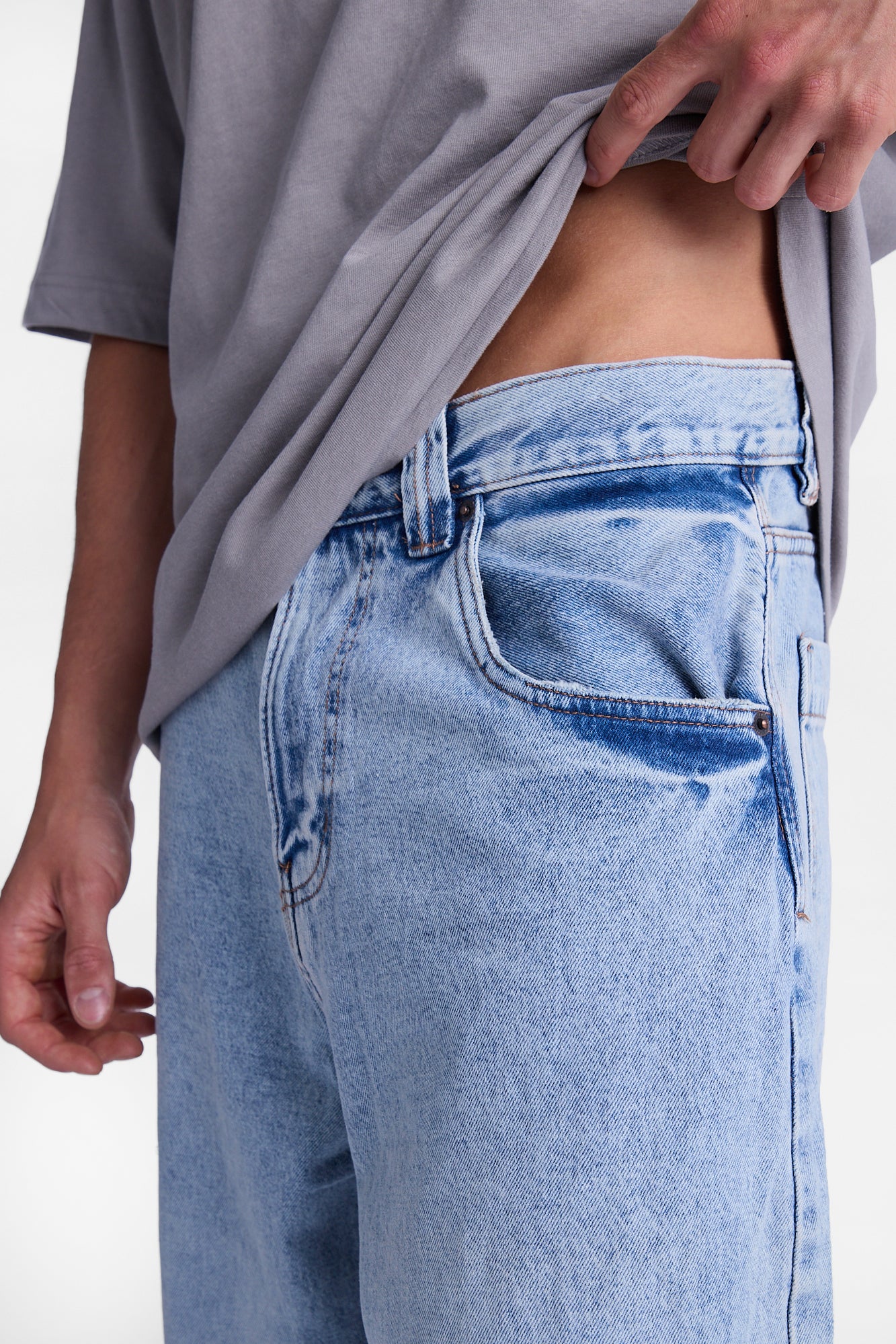 Big Baggy Jeans - Image 2
