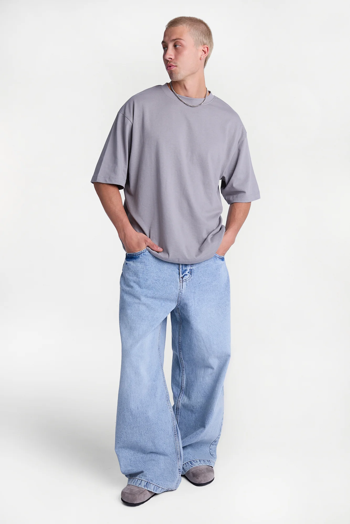 Big Baggy Jeans - Image 4