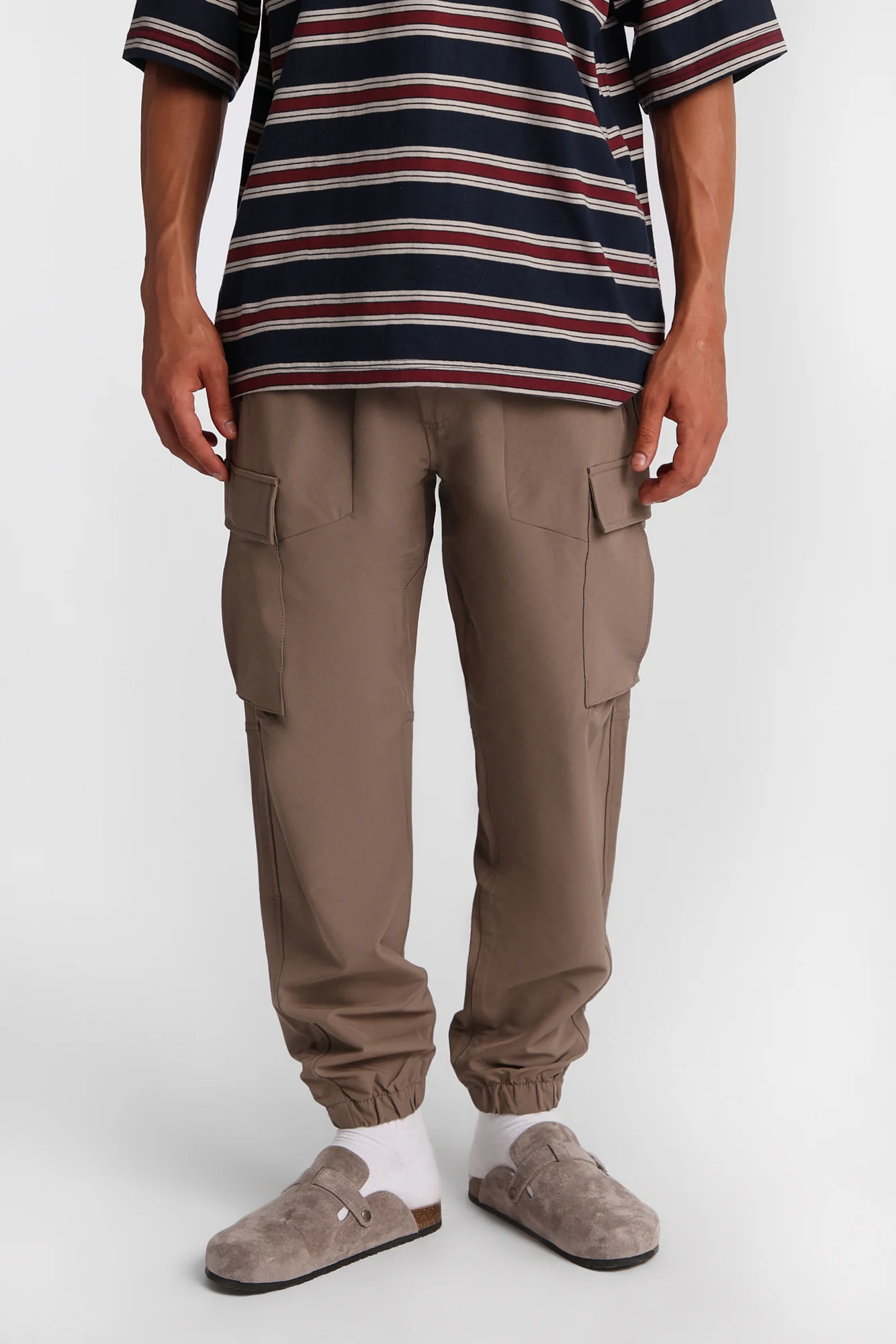 Traveler Jogger - Image 16