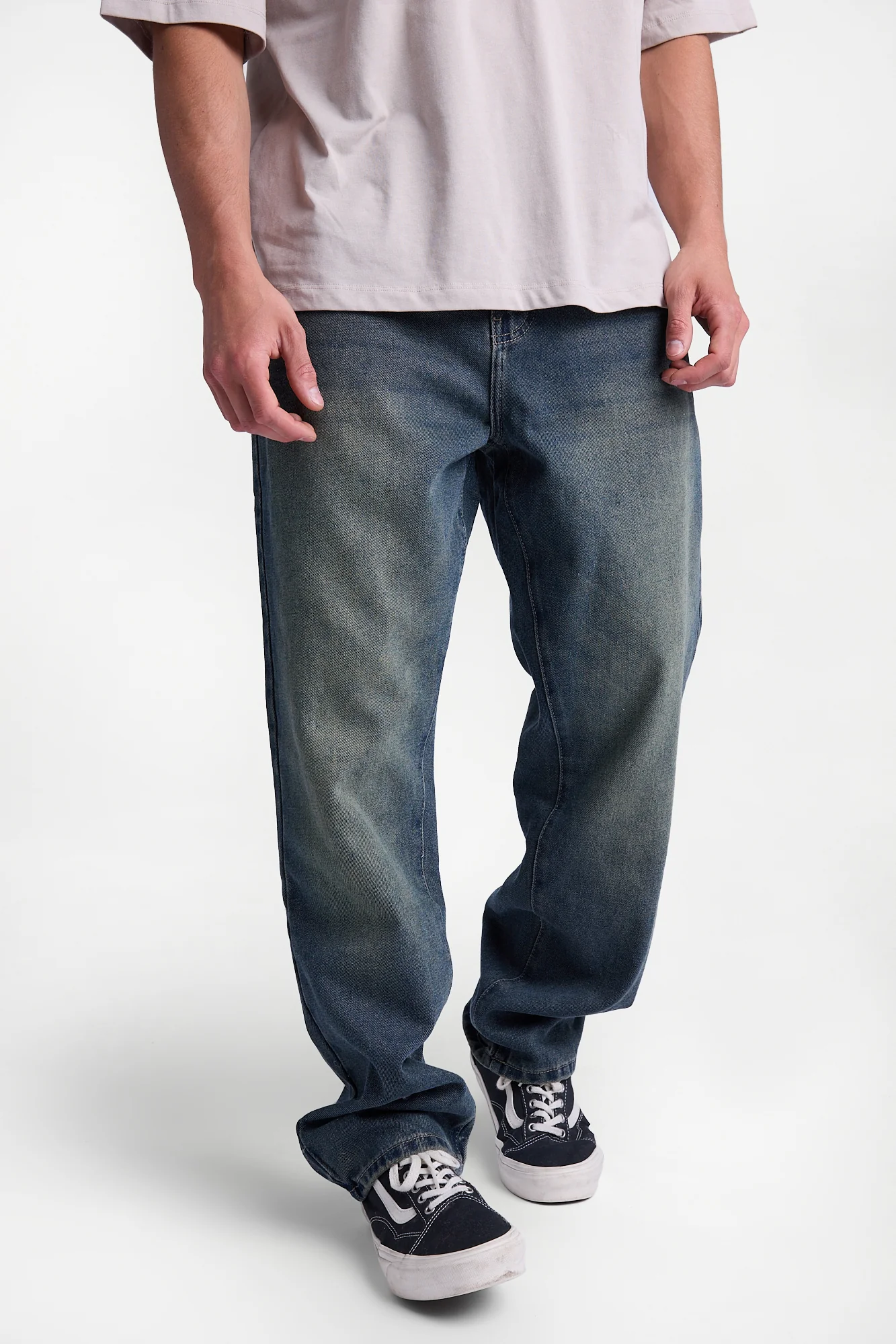 Jake Loose Jeans