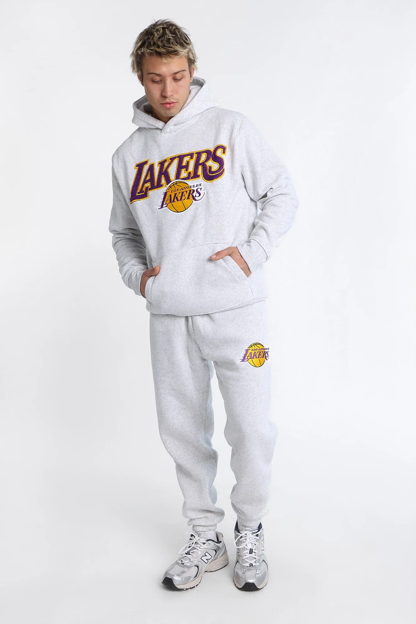 Los Angeles Lakers Embroidered Sweatpants - Image 4