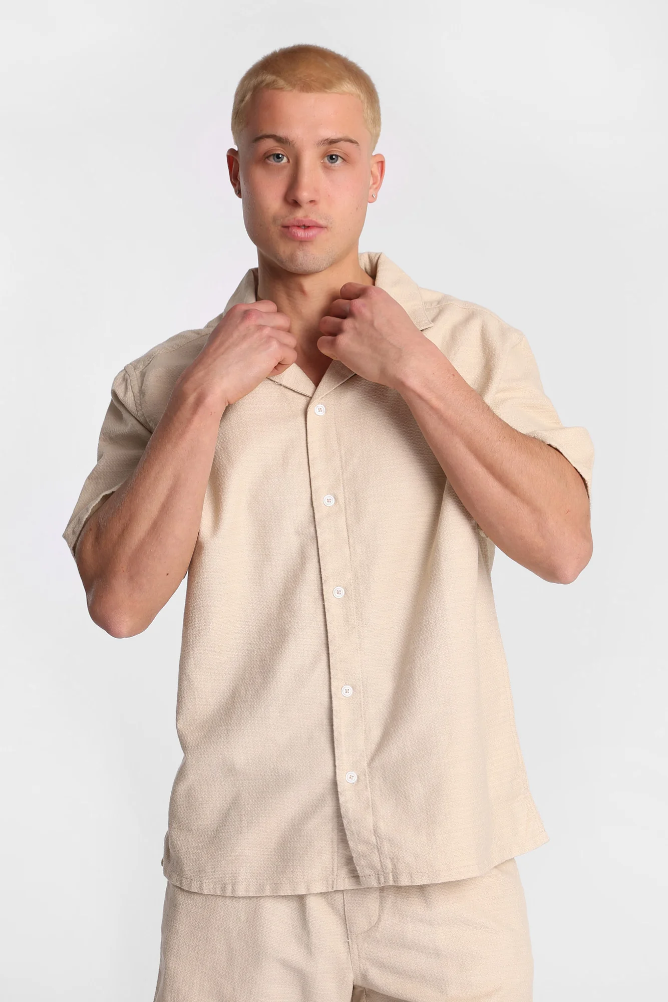 AERO Textured Chevron Short Sleeve Button-Up Shirt - Image 10