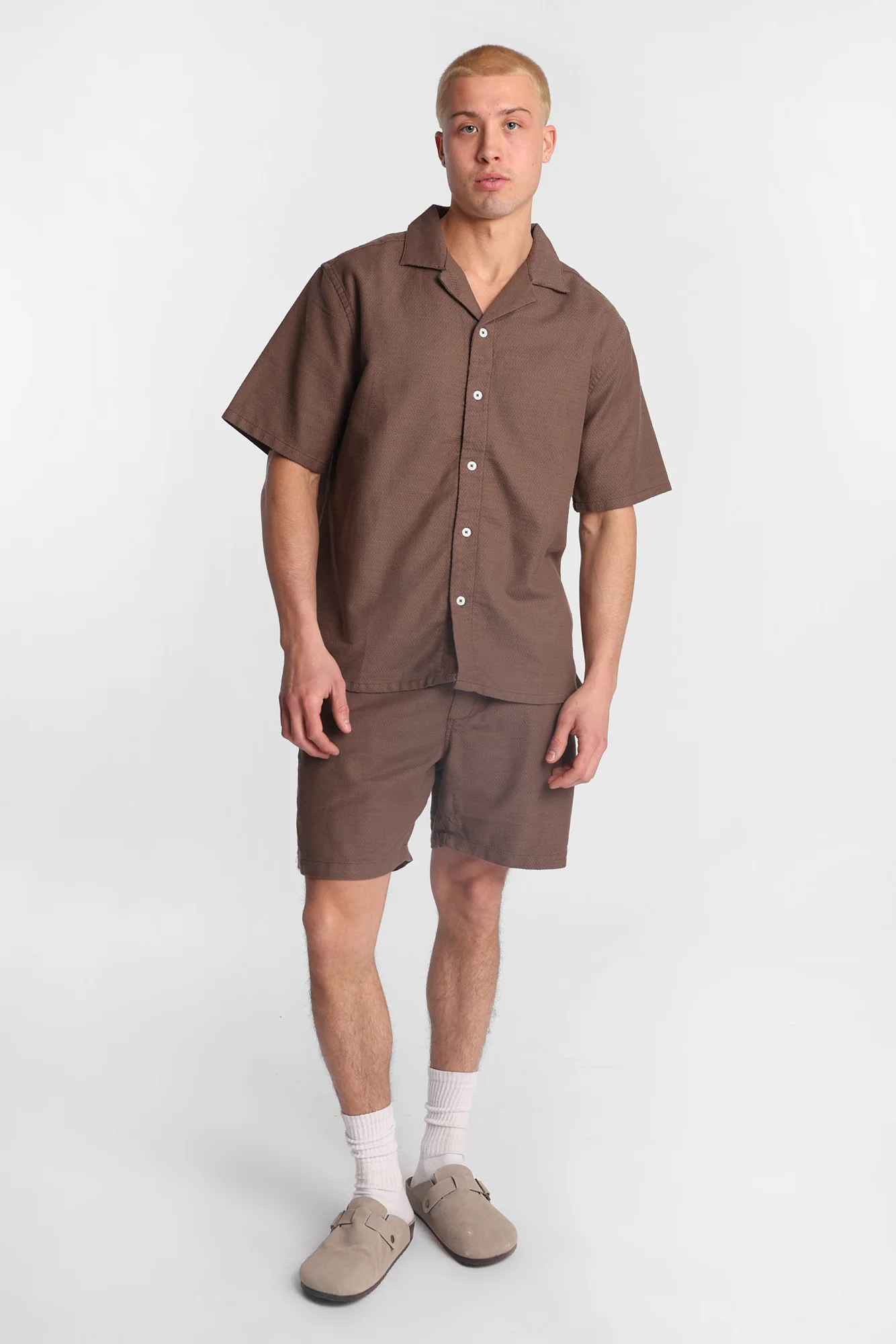 AERO Textured Chevron Short Sleeve Button-Up Shirt - Image 16