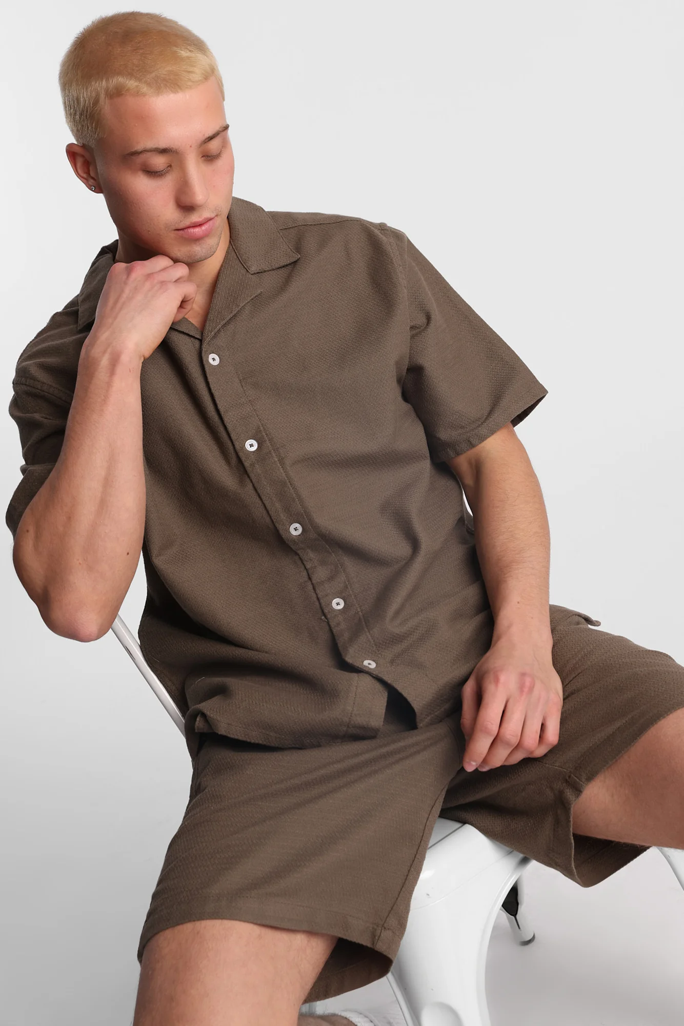 AERO Textured Chevron Short Sleeve Button-Up Shirt - Image 17