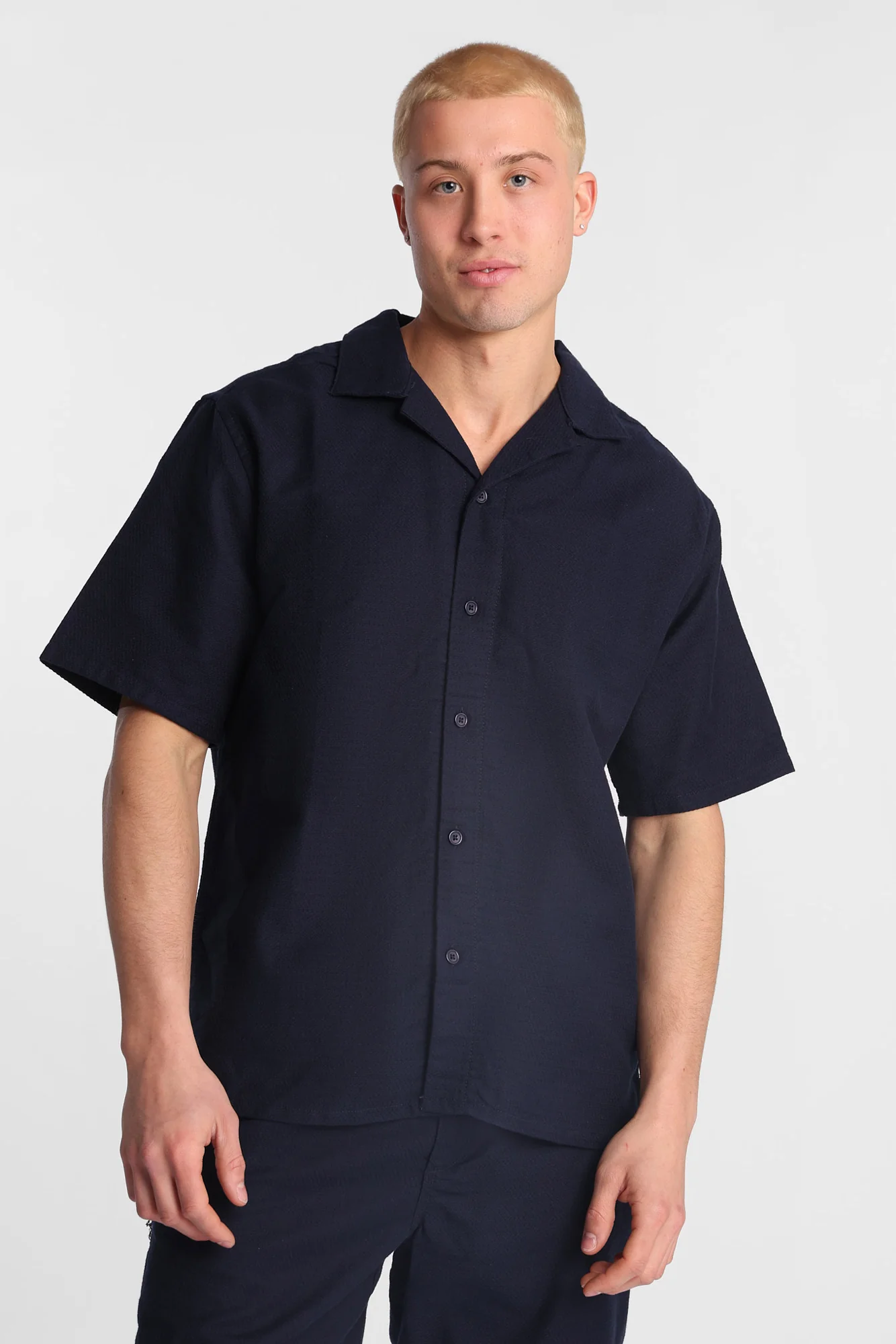 AERO Textured Chevron Short Sleeve Button-Up Shirt - Image 22
