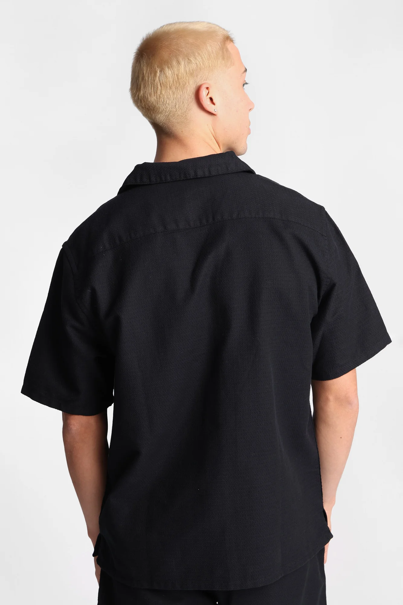 AERO Textured Chevron Short Sleeve Button-Up Shirt - Image 4