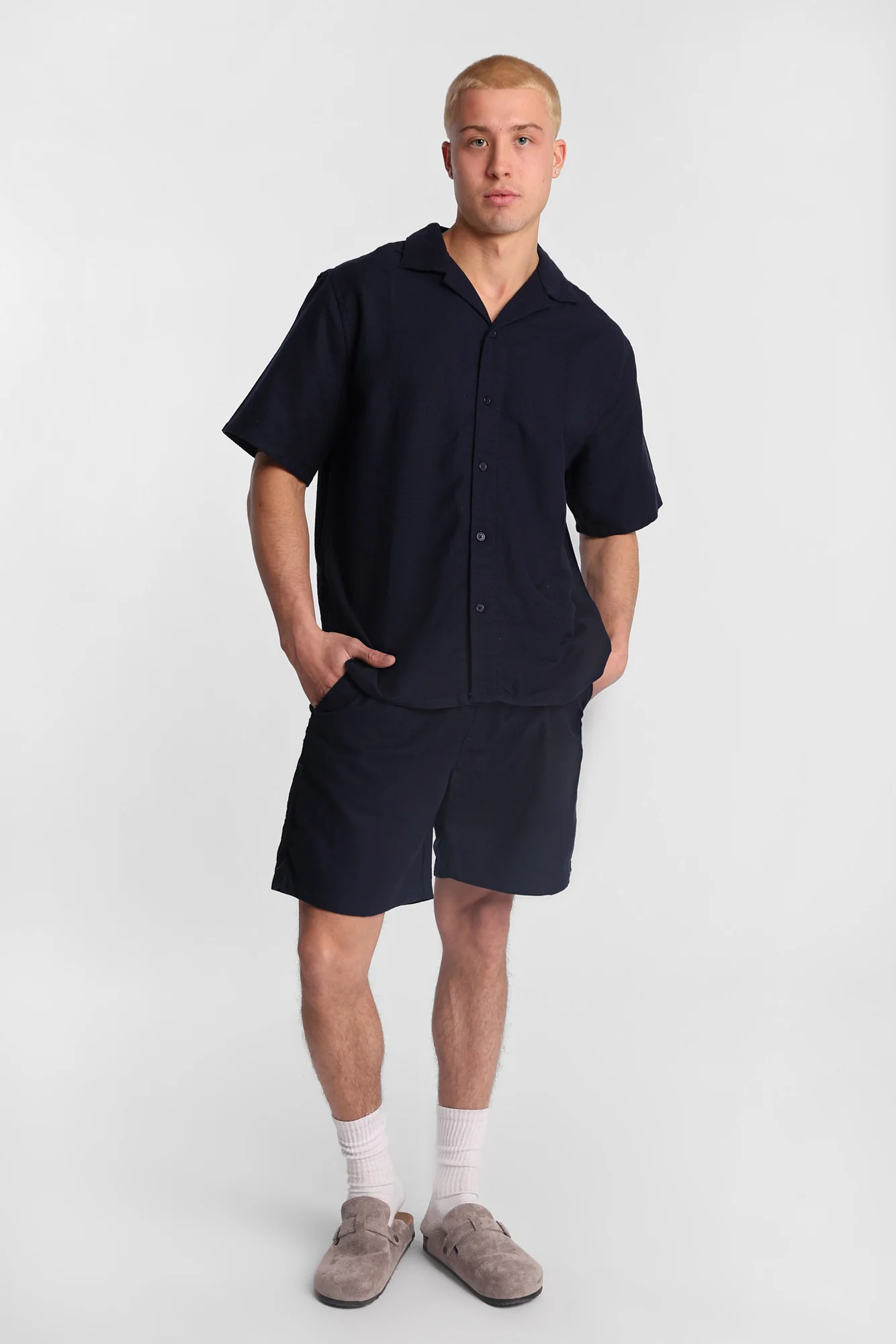 AERO Textured Chevron Knit Shorts - Image 24