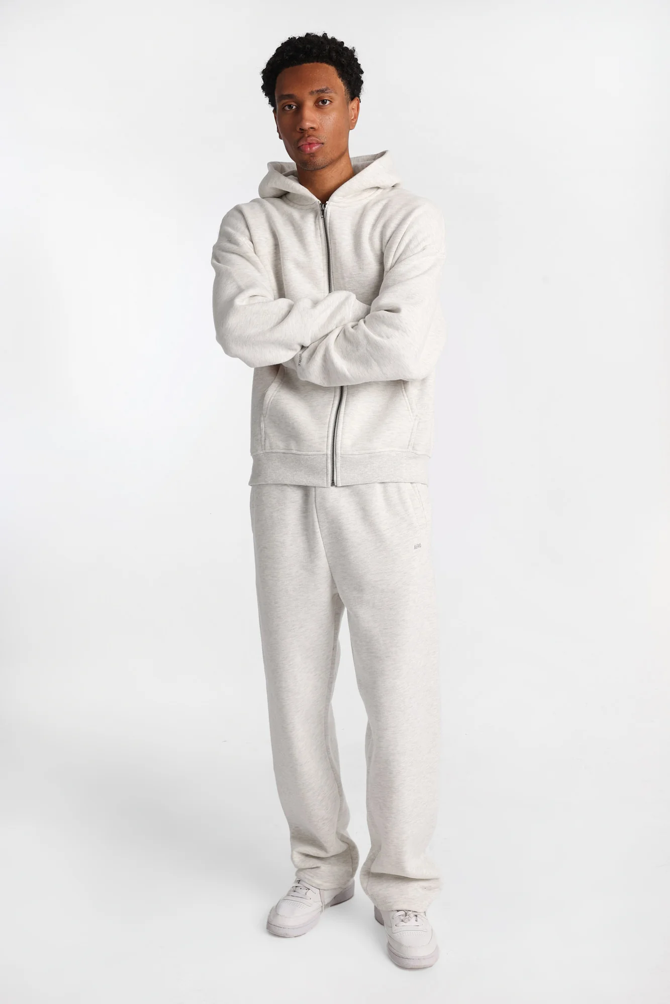 AERO Cloud Soft Fleece Zip-Up Boxy Hoodie - Image 12