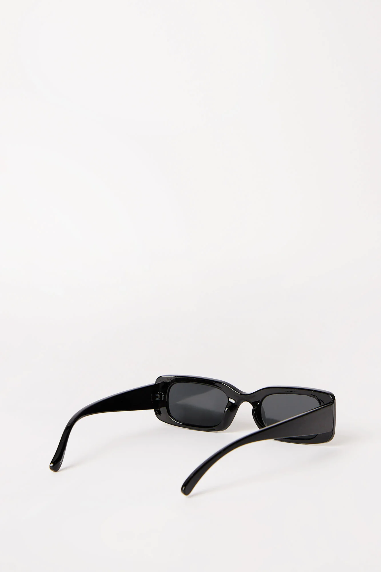 Classic Sunglasses - Image 3