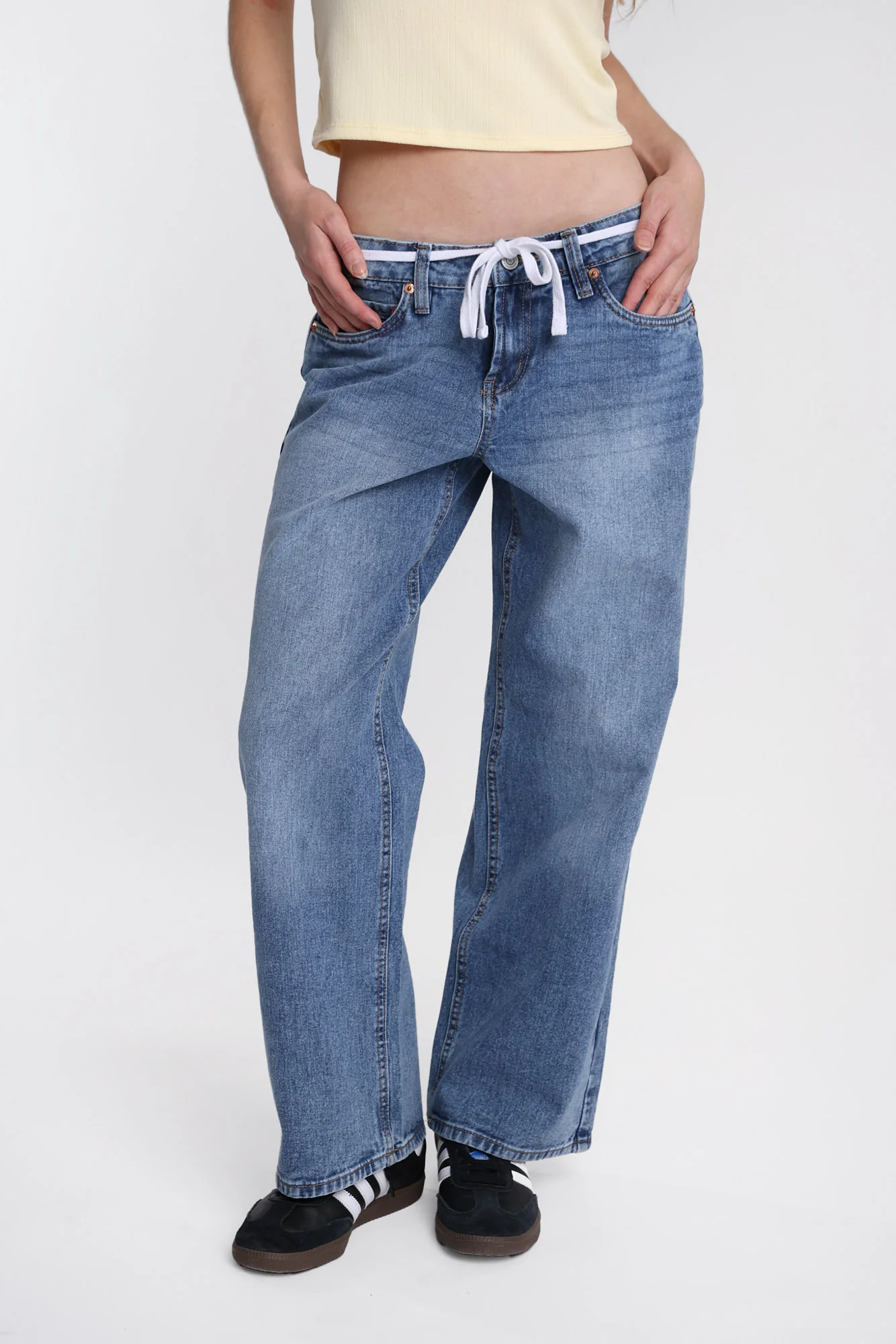 AERO Shoelace Low Rise Baggy Jeans