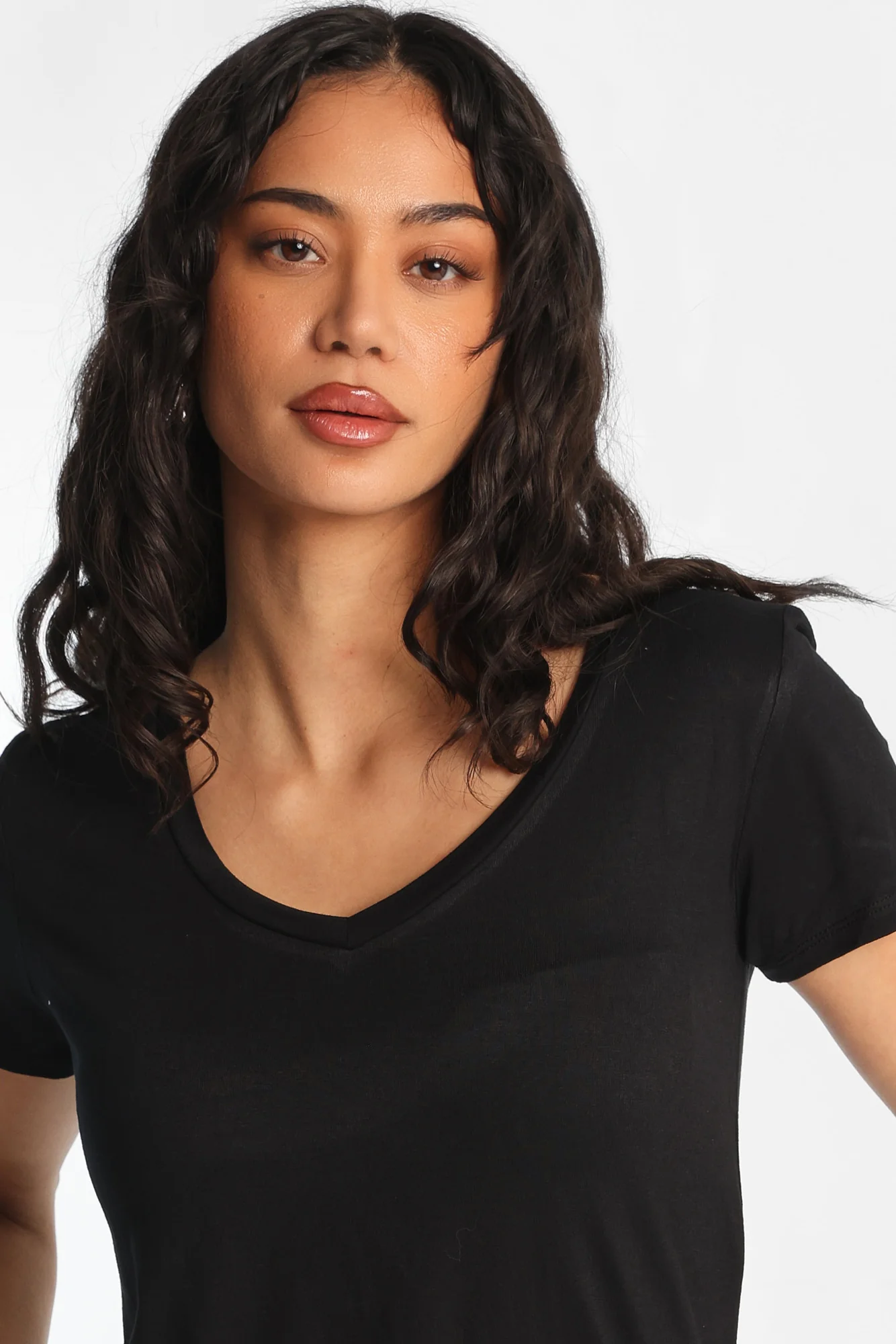 AERO Short Sleeve V-Neck Tee - Image 3