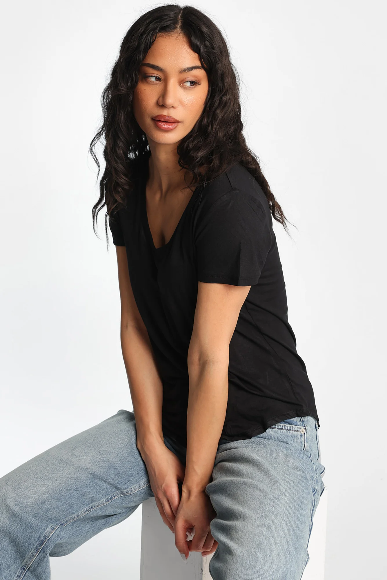 AERO Short Sleeve V-Neck Tee - Image 6