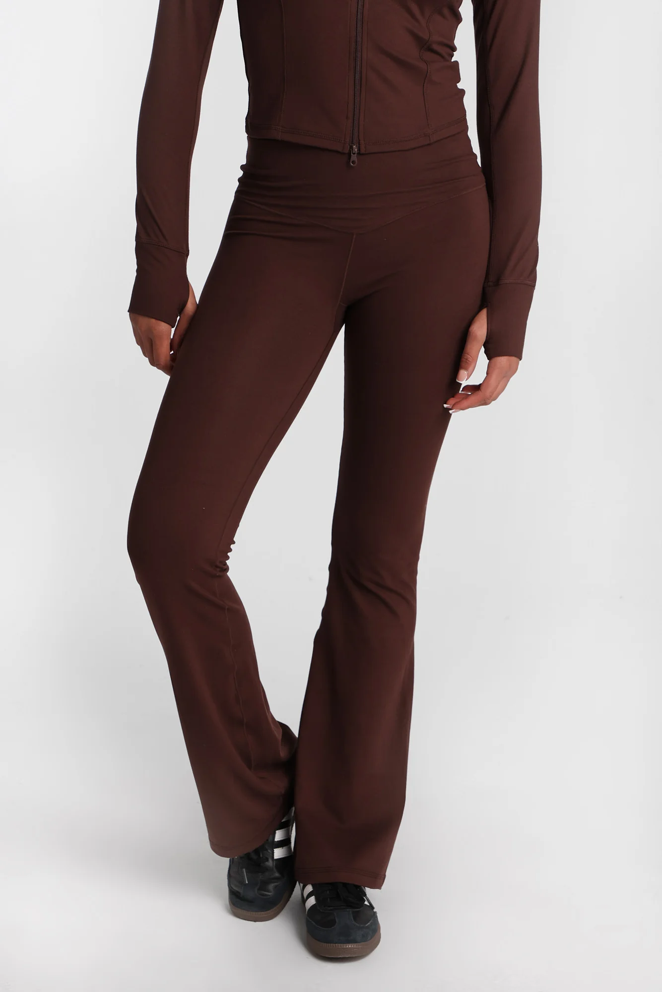 Super Smooth Flared Leggings - Image 15
