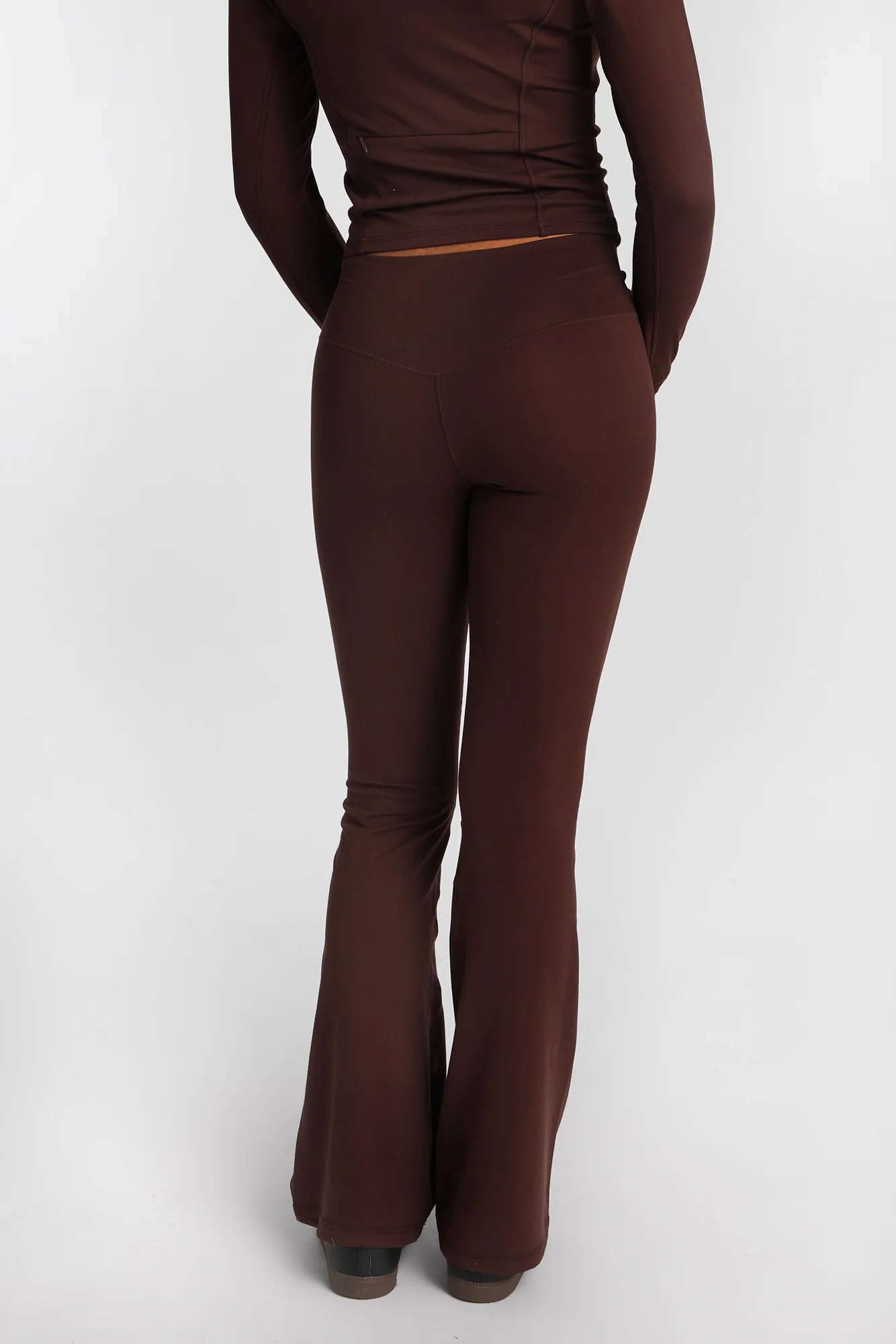 Super Smooth Flared Leggings - Image 17
