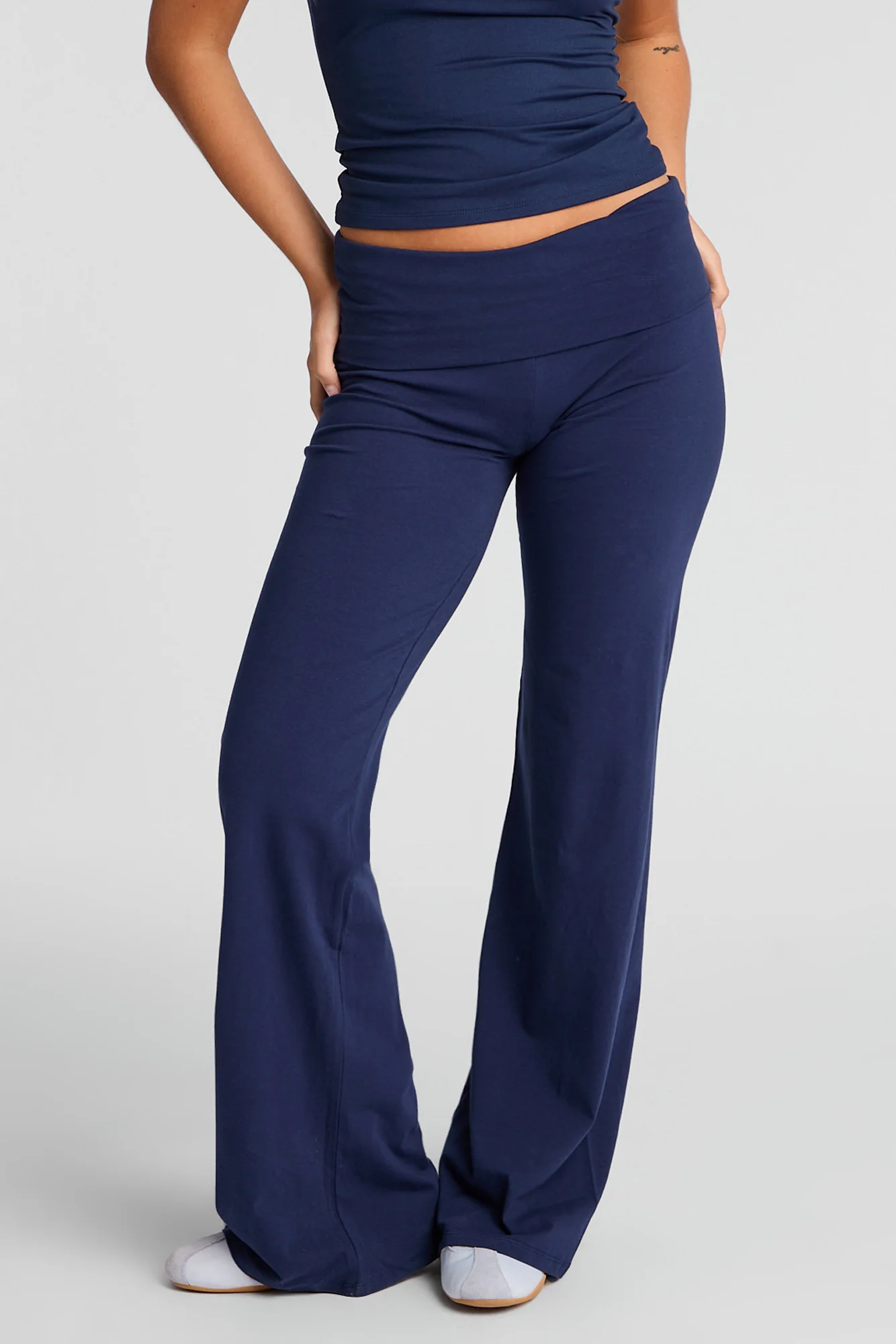 AERO Foldover Wide Leg Jersey Leggings - Image 14